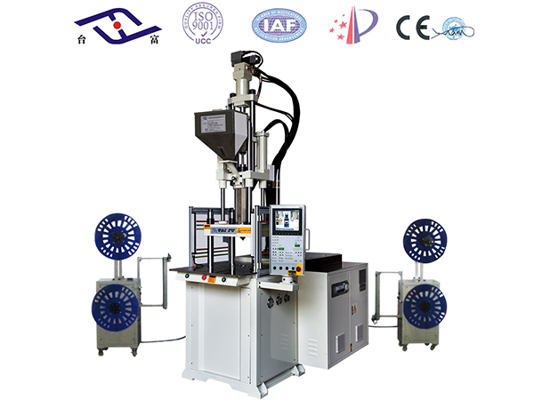 立式注塑機(jī)廠(chǎng)家與自動(dòng)化機(jī)械手的配合